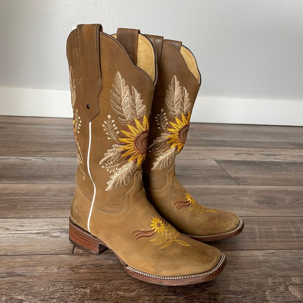 Women’s Western Leather Boots, square toe, Made in Mexico Sunflower Embroidery